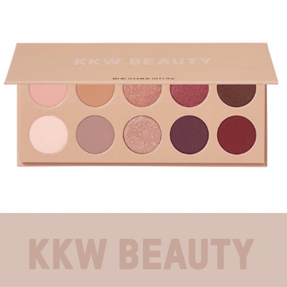 SOLD OUT - ✨ HOST PICK ✨ KKW classic blossom eyeshadow palette - Picture 1 of 8